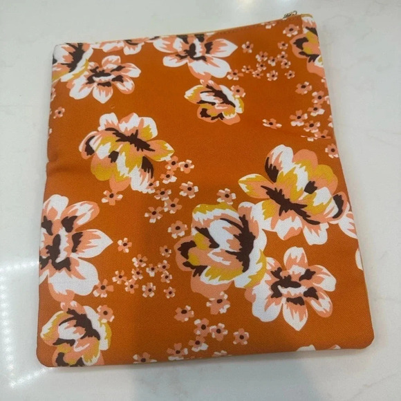 RACHEL Pally Reversible Orange Flower Clutch - Picture 2 of 8